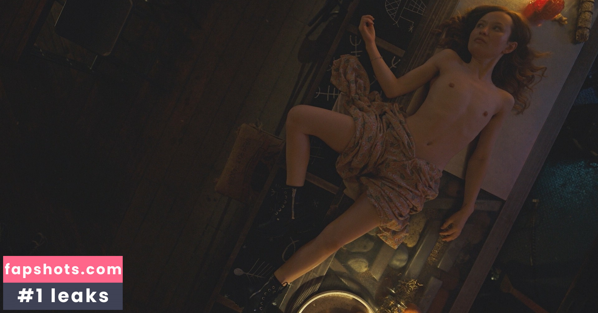 Emily Browning gallery photo #29