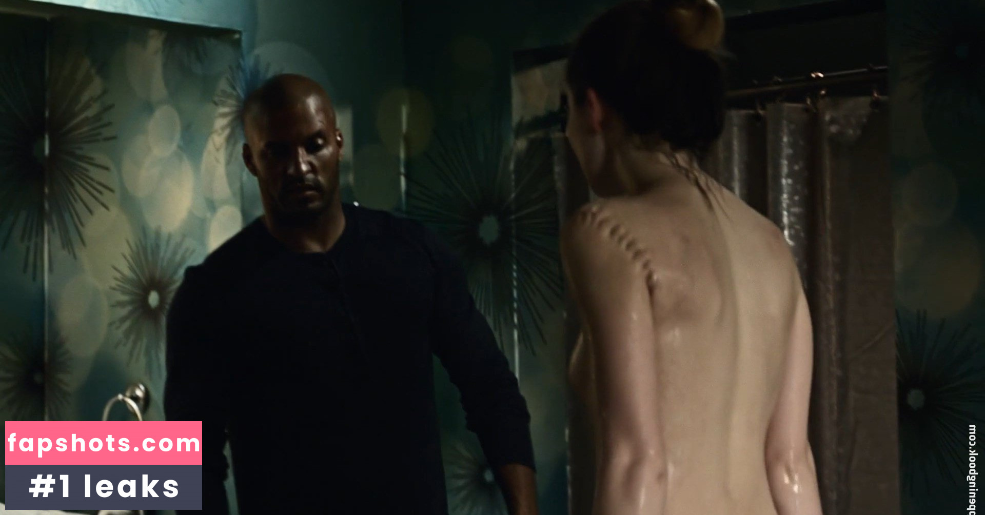 Emily Browning gallery photo #32