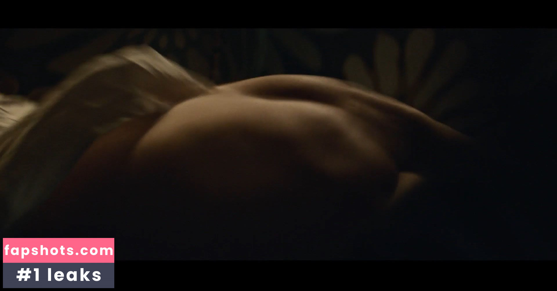 Emily Browning gallery photo #36