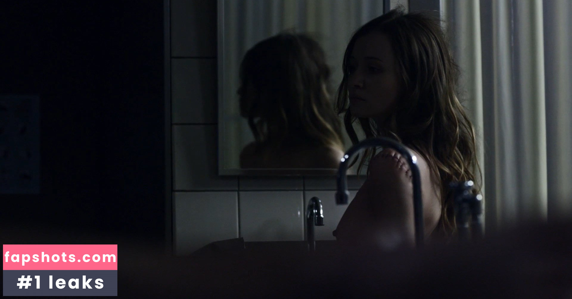 Emily Browning gallery photo #37