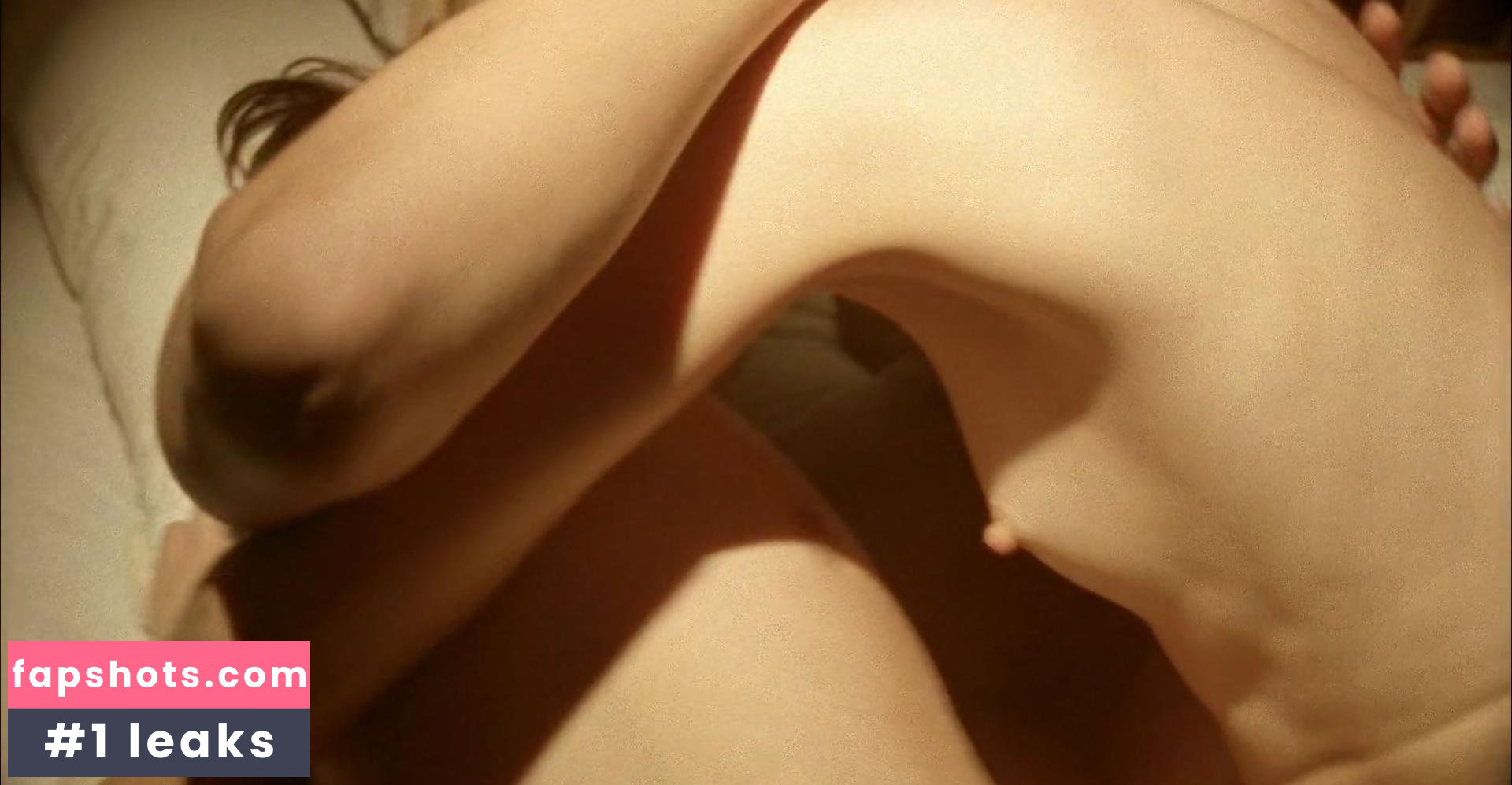 Emily Browning gallery photo #63