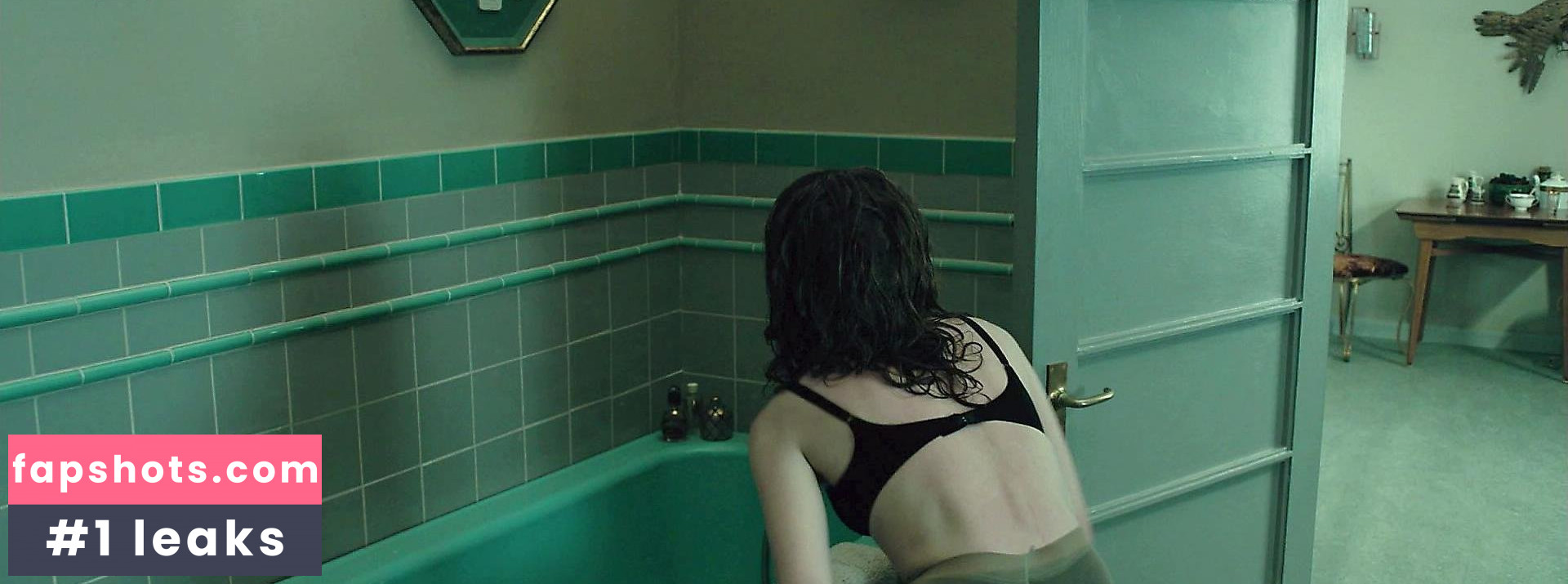Emily Browning gallery photo #69