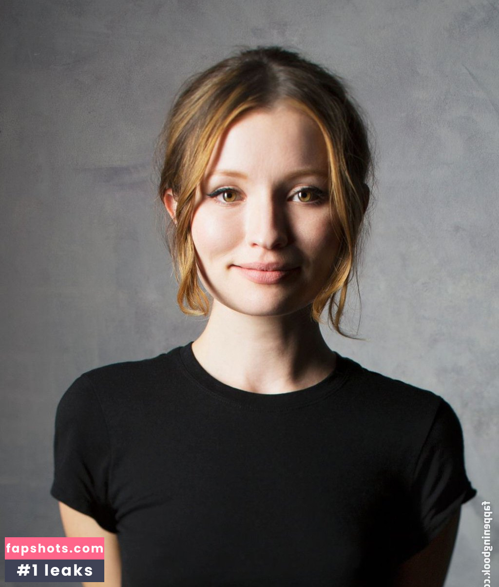 Emily Browning gallery photo #81