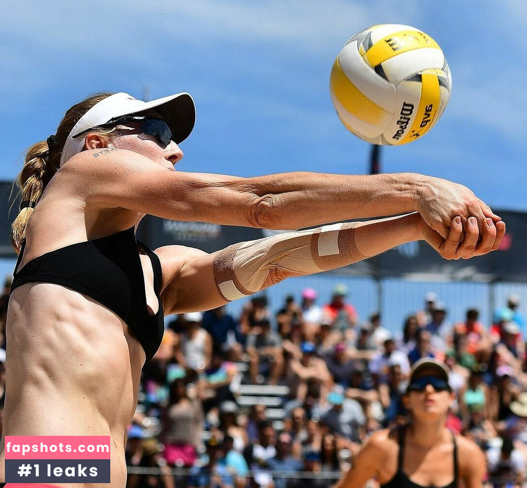 Emily Day gallery photo #12