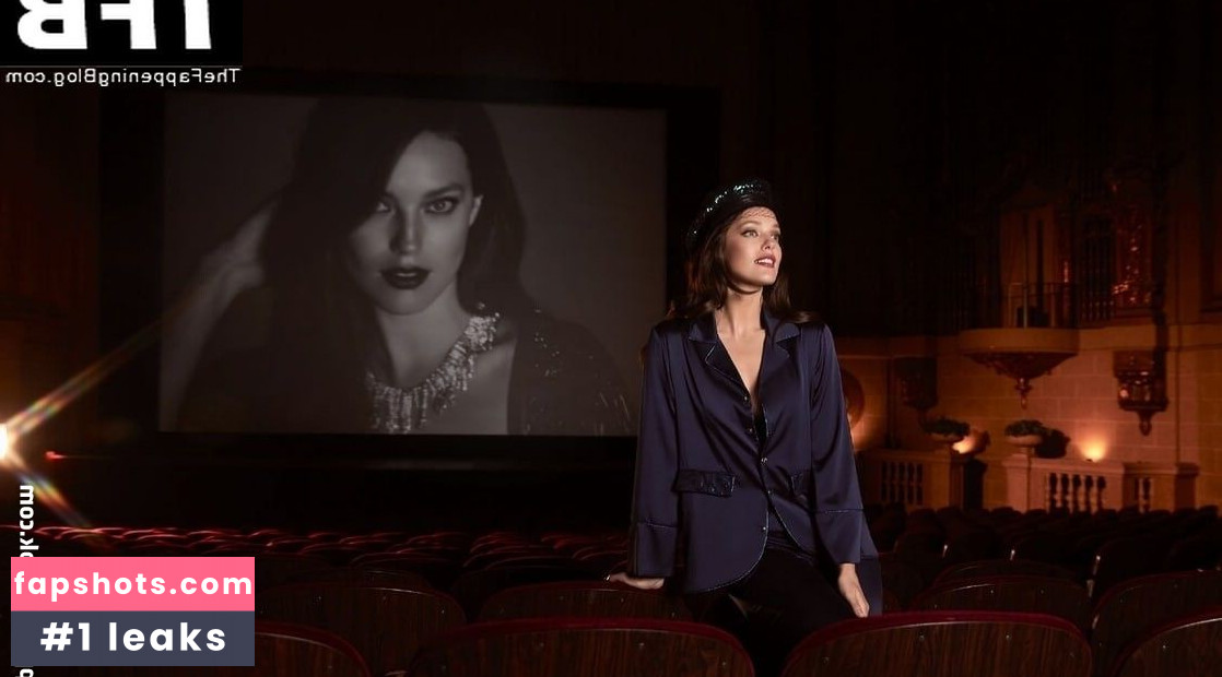 Emily DiDonato gallery photo #28