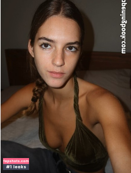 Emily Feld gallery photo #1079