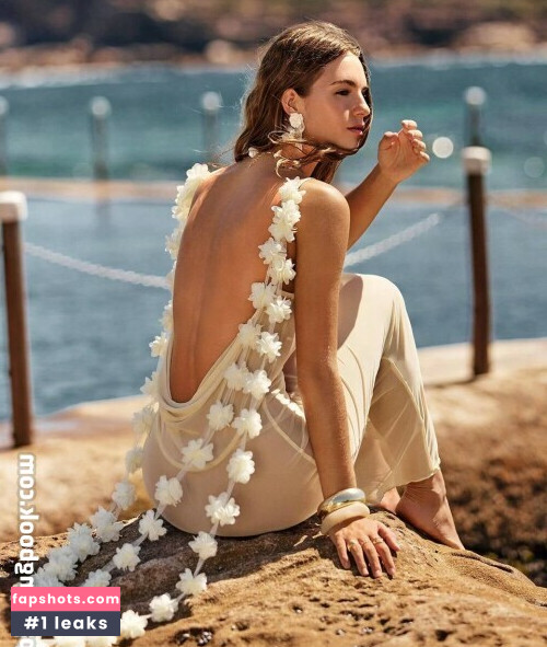 Emily Feld gallery photo #1116