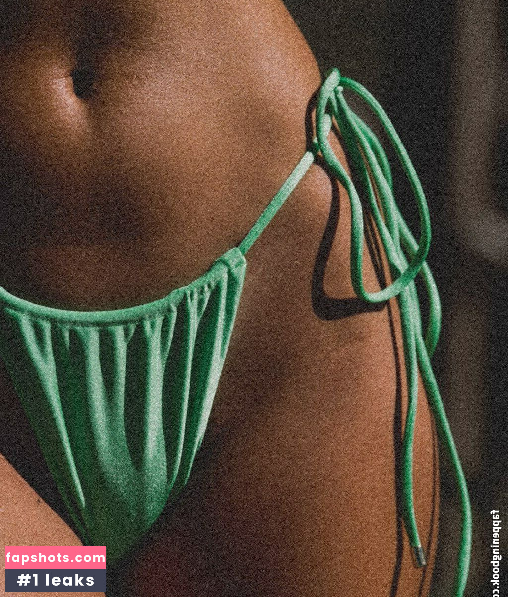 Emily Feld gallery photo #1179