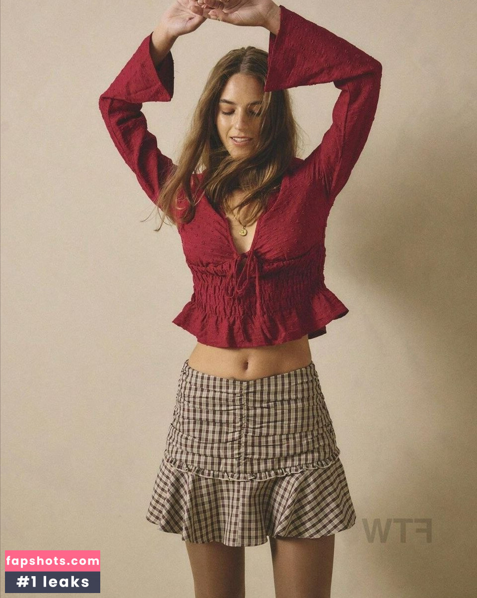 Emily Feld gallery photo #204