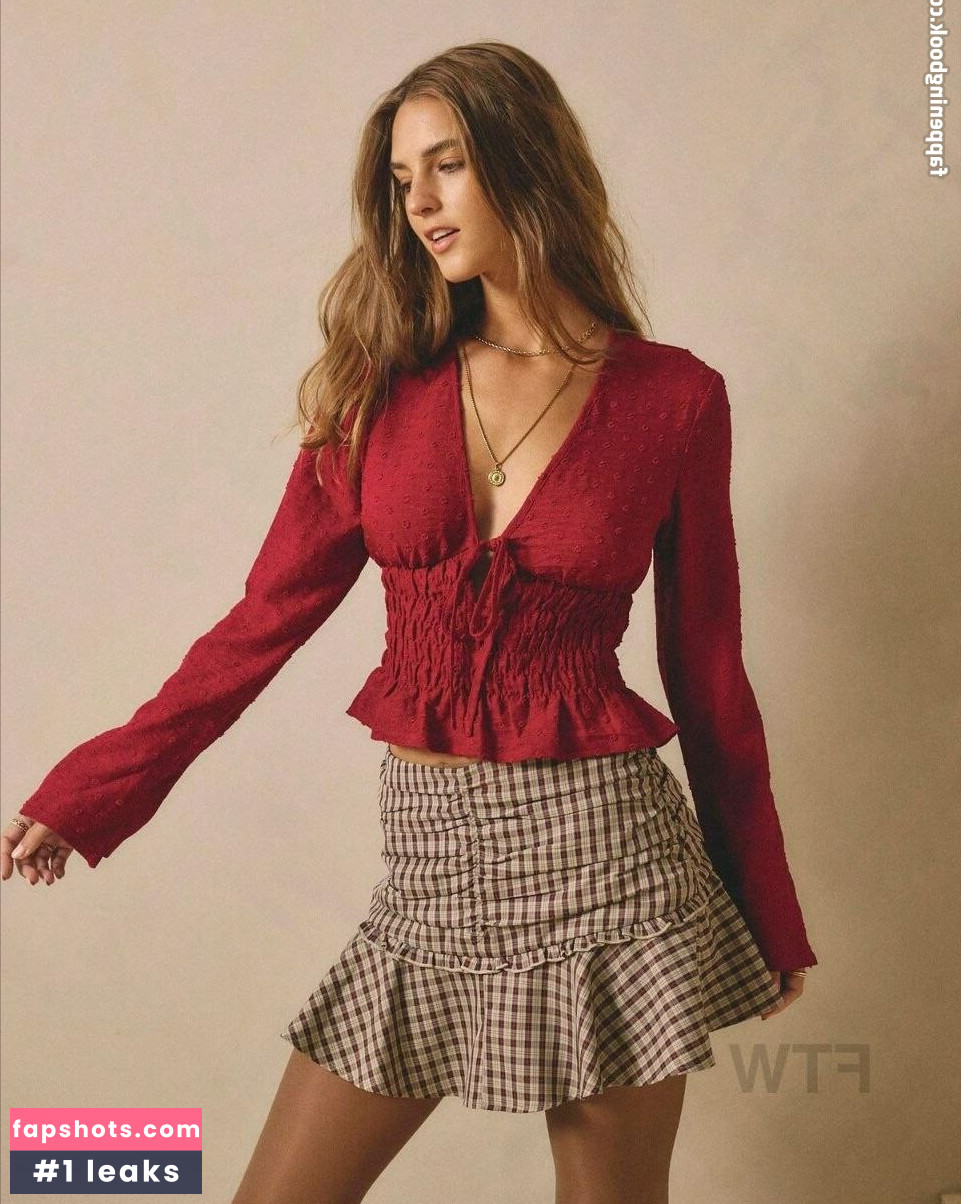 Emily Feld gallery photo #214