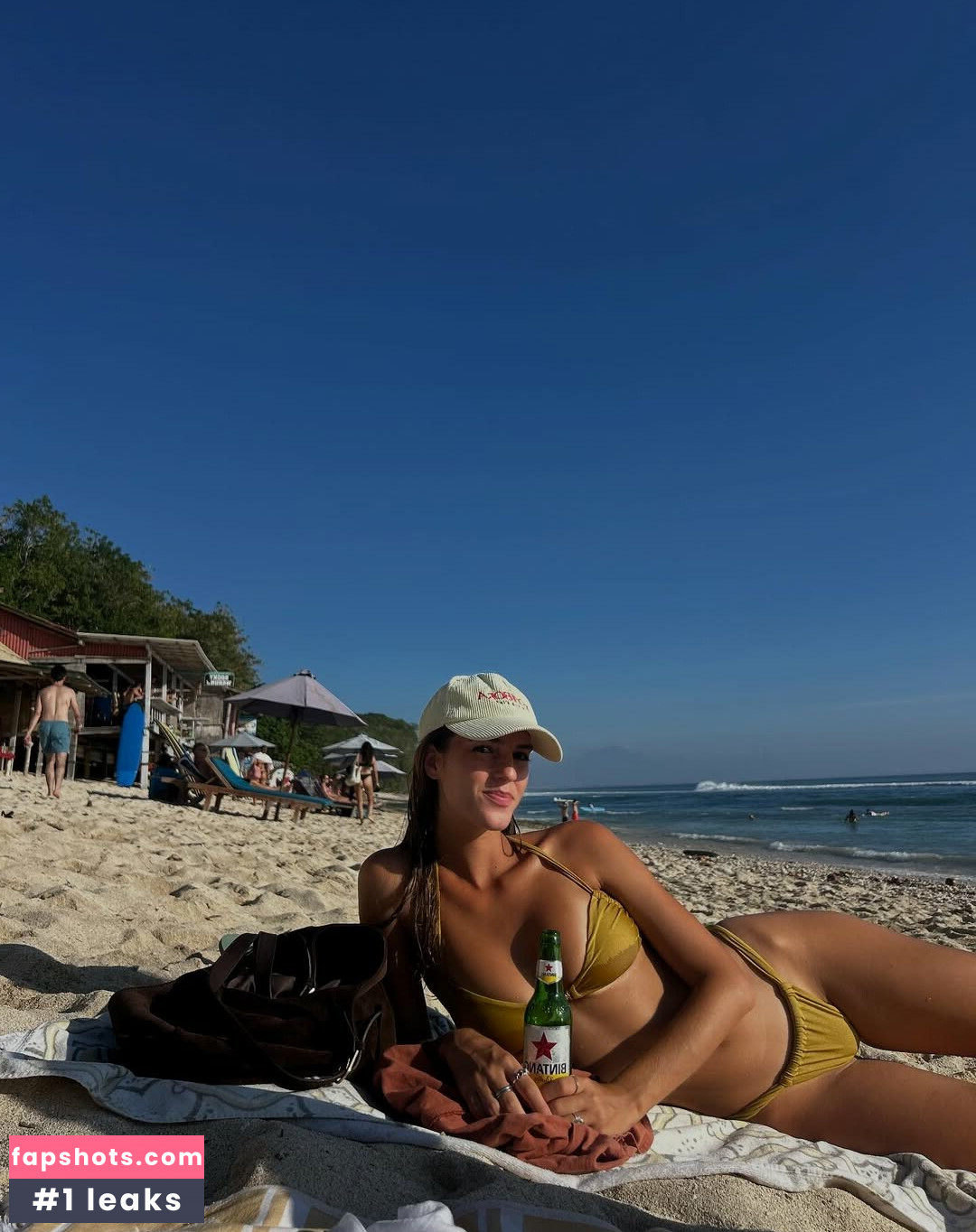 Emily Feld gallery photo #241