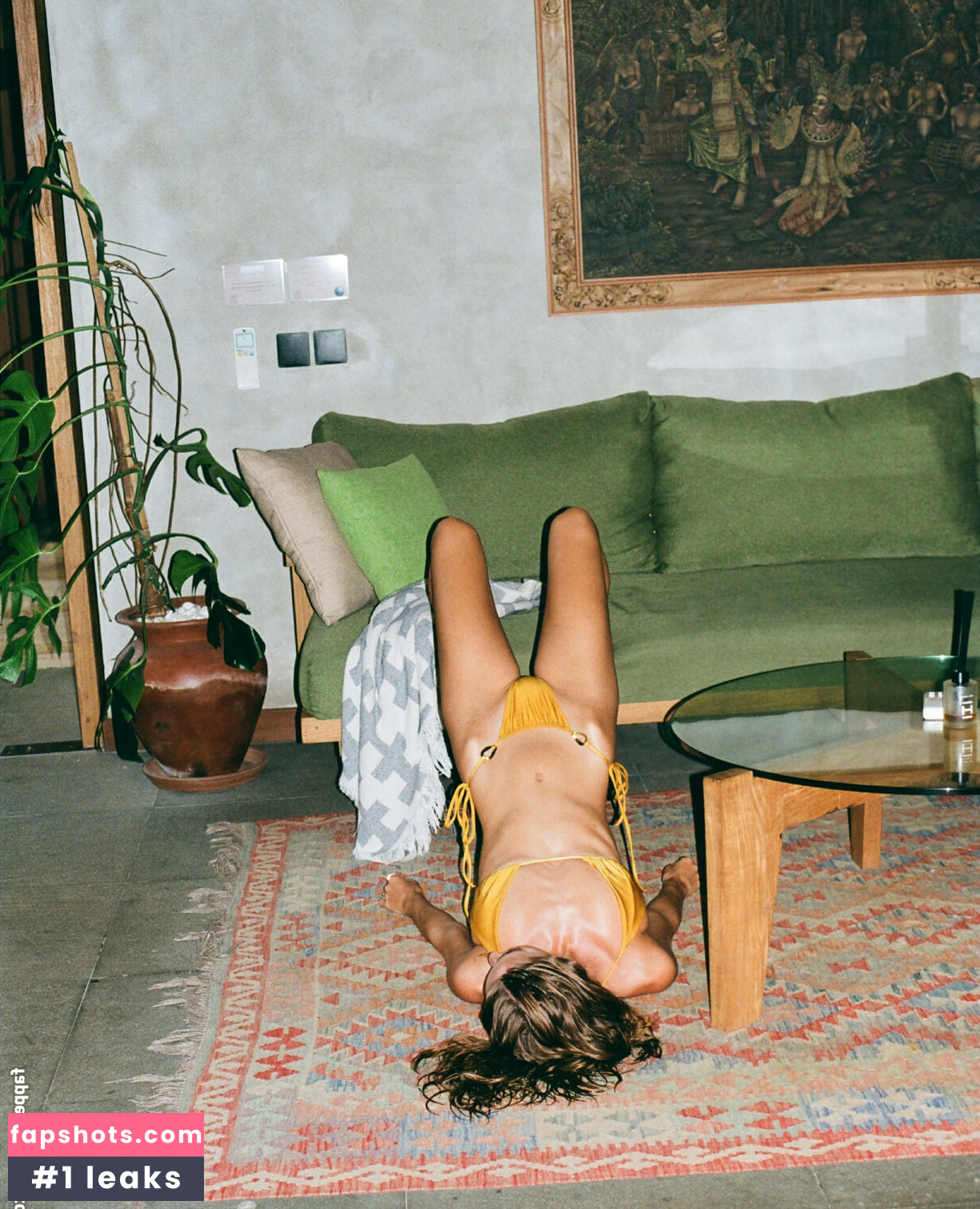 Emily Feld gallery photo #26