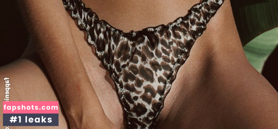 Emily Feld gallery photo #276