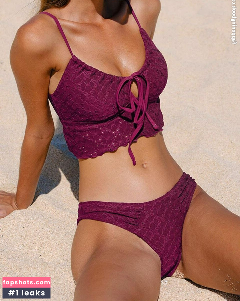 Emily Feld gallery photo #290