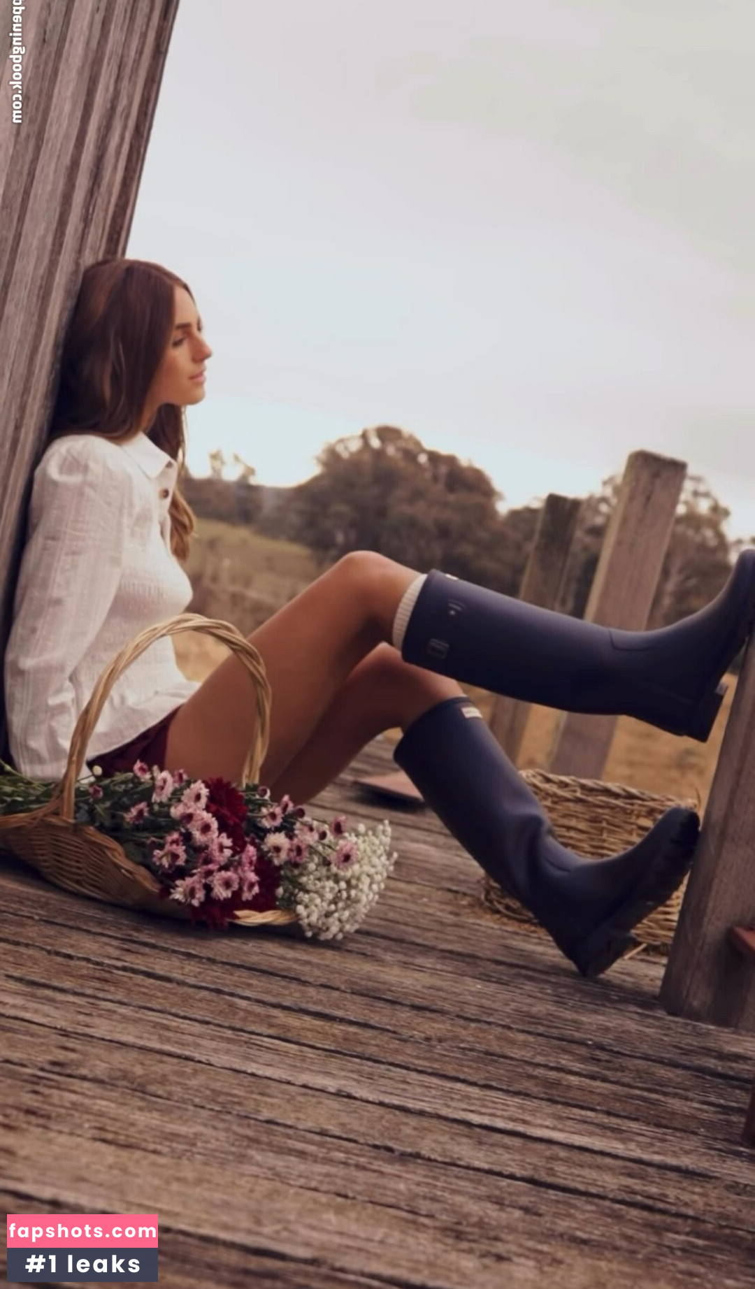 Emily Feld gallery photo #294