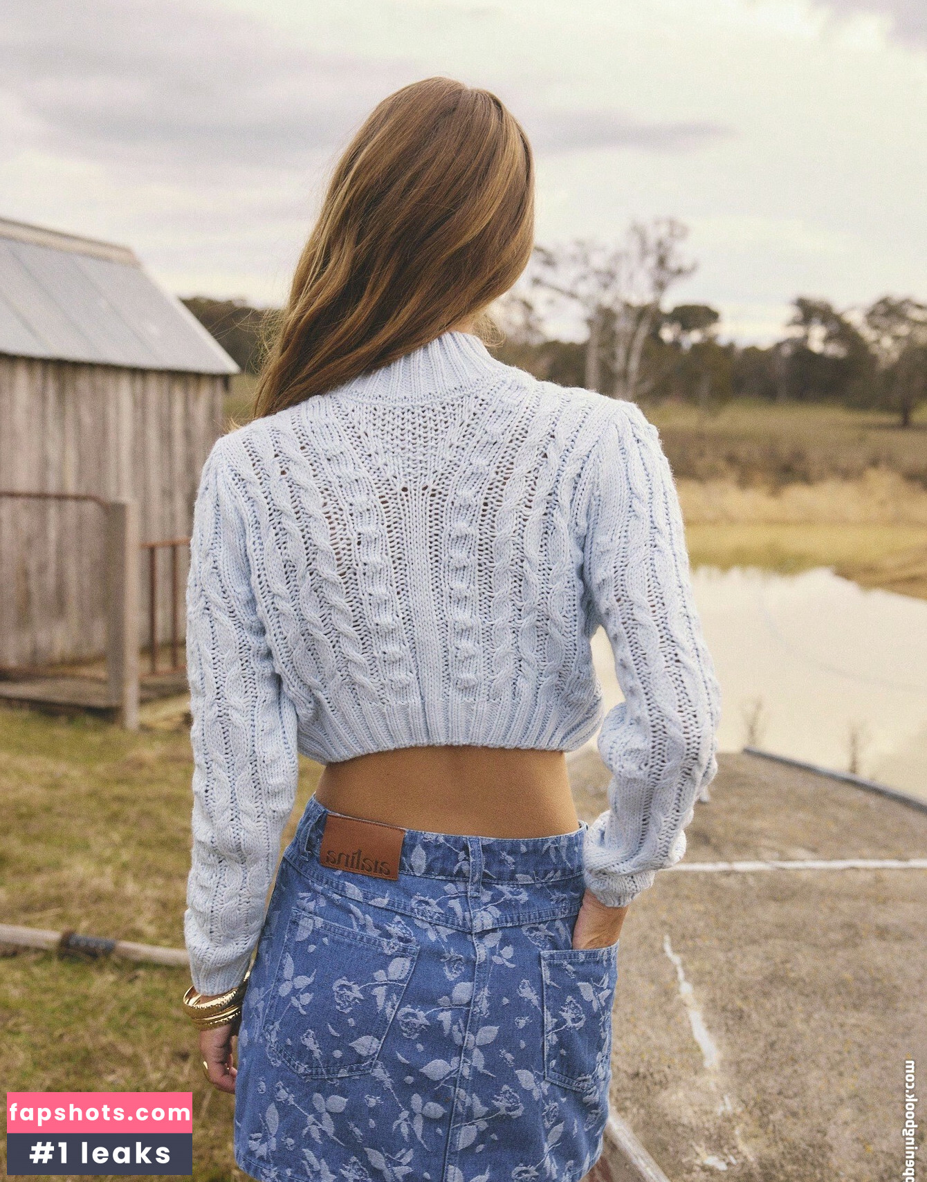 Emily Feld gallery photo #302