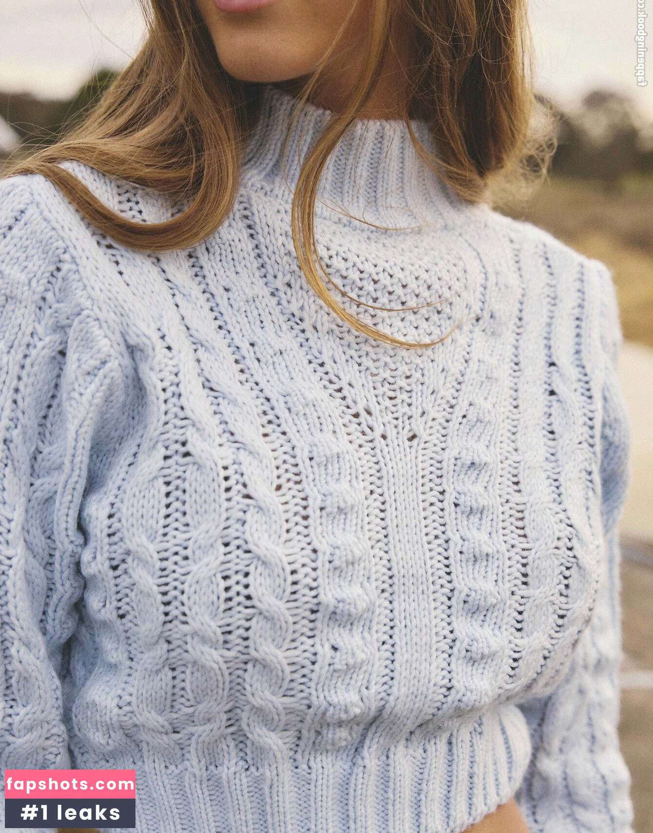 Emily Feld gallery photo #318