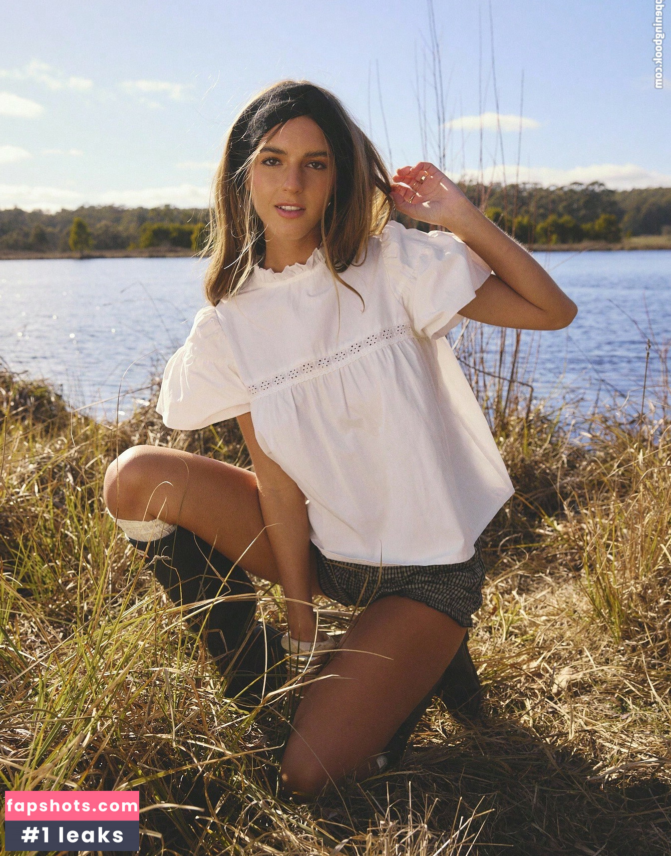 Emily Feld gallery photo #330