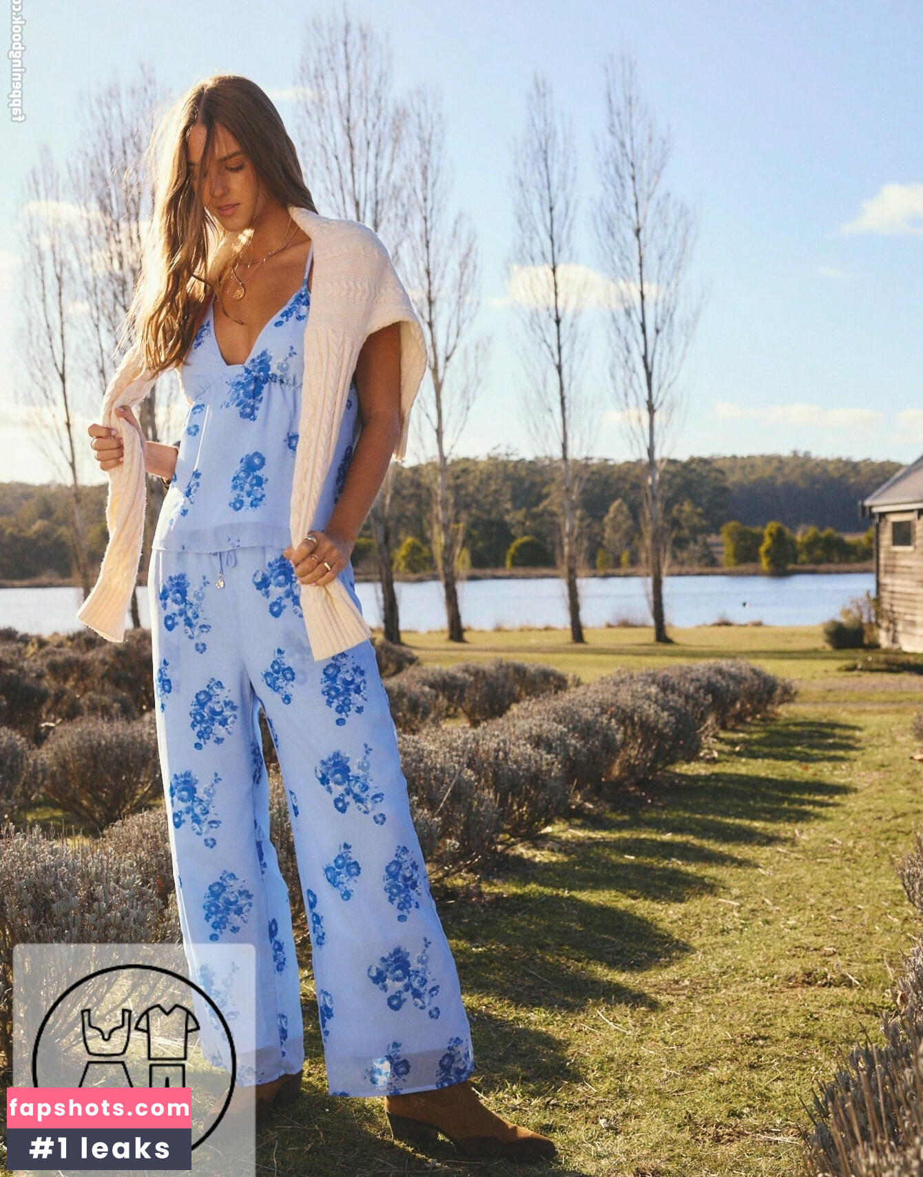 Emily Feld gallery photo #332