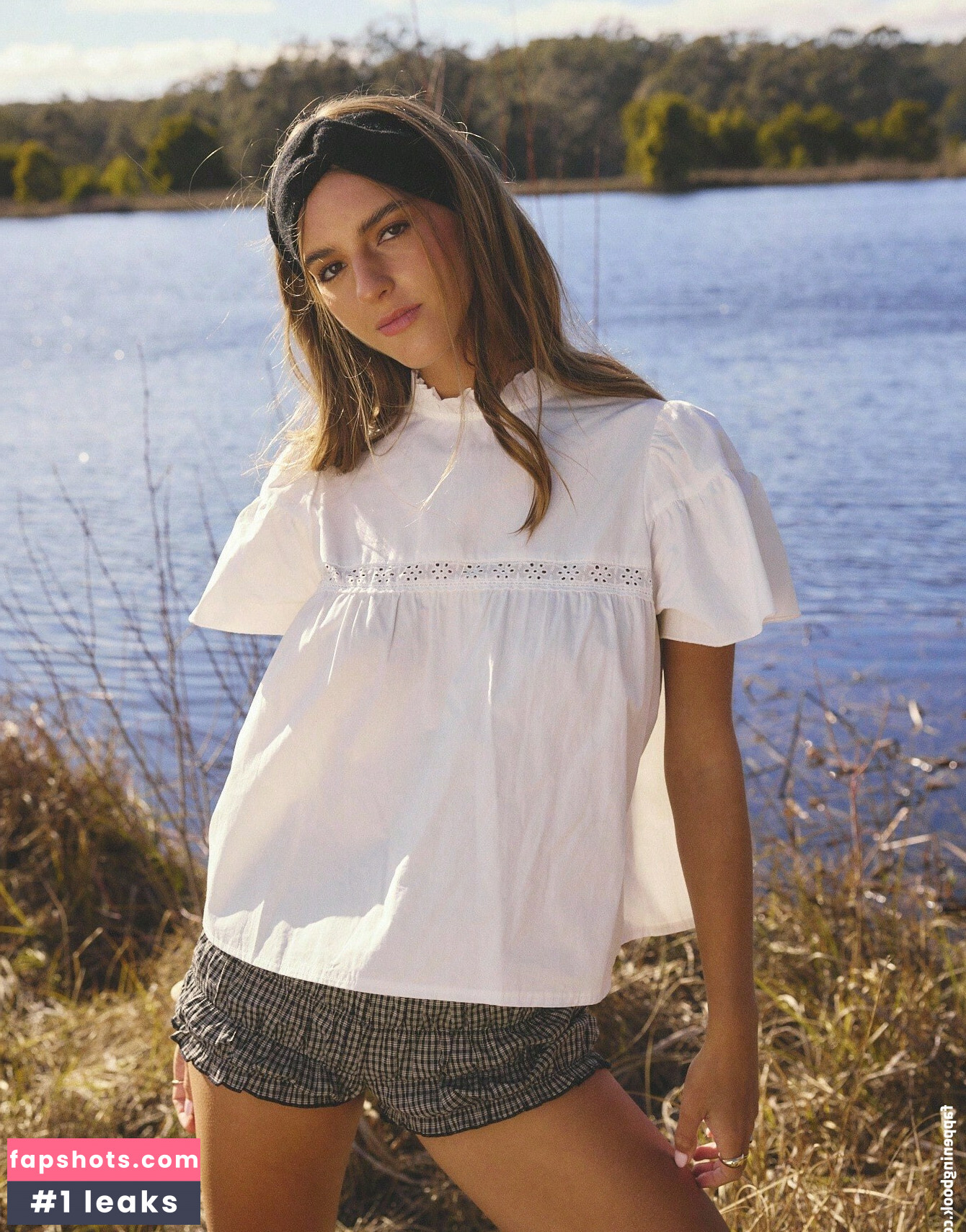 Emily Feld gallery photo #340