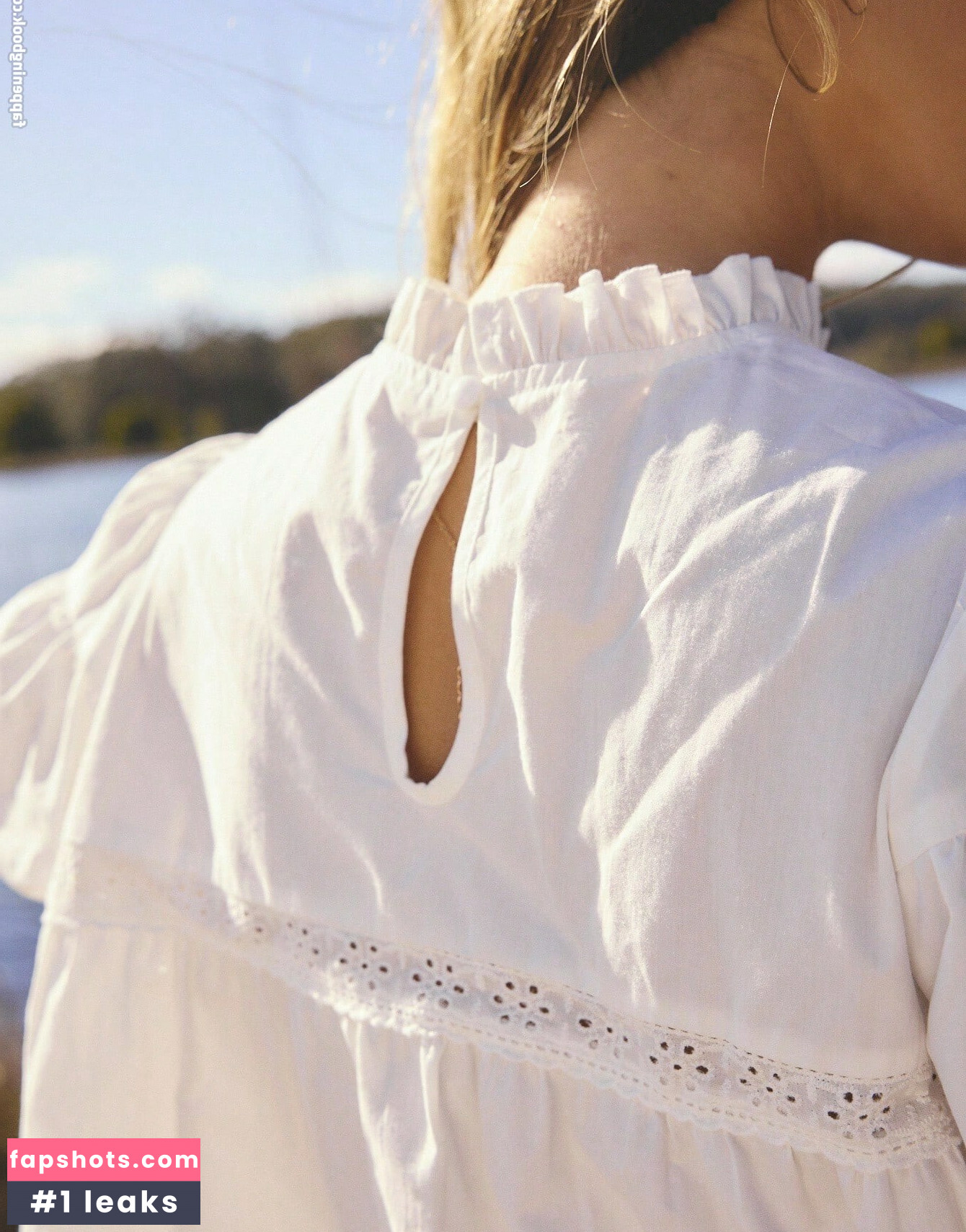 Emily Feld gallery photo #341