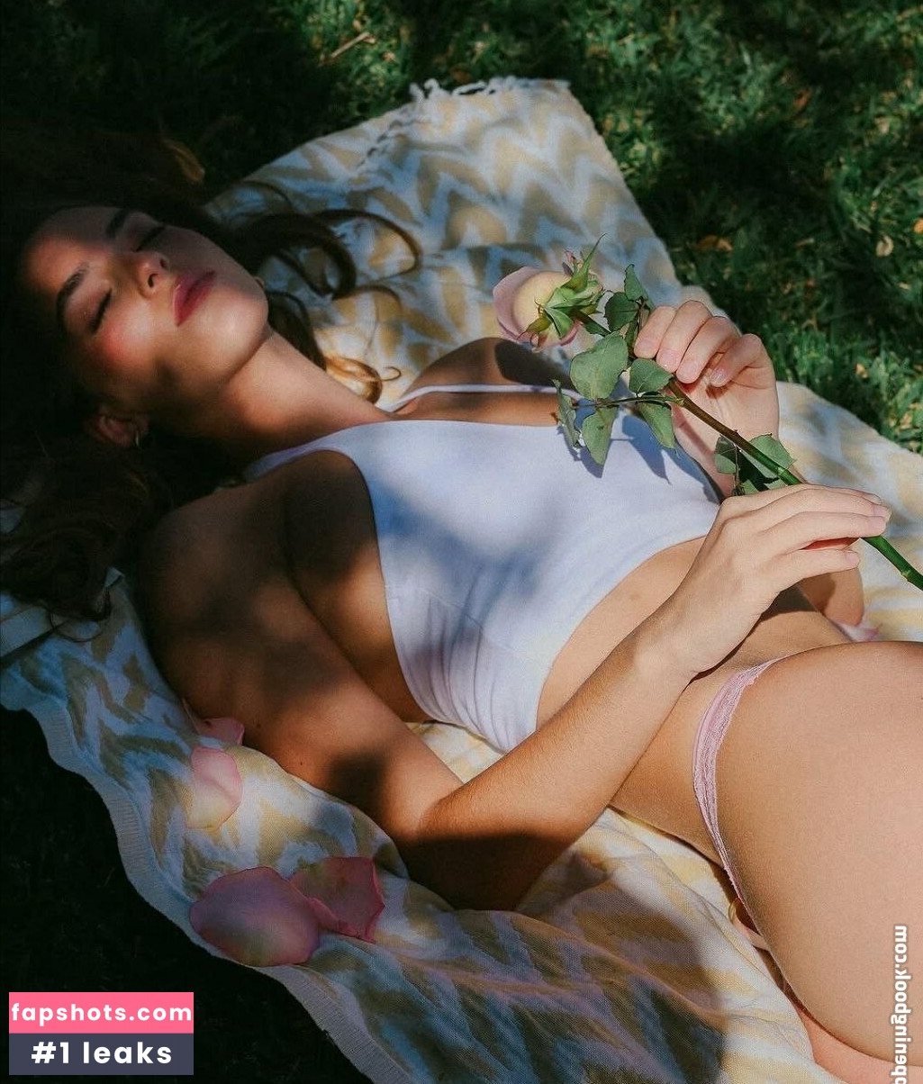 Emily Feld gallery photo #374