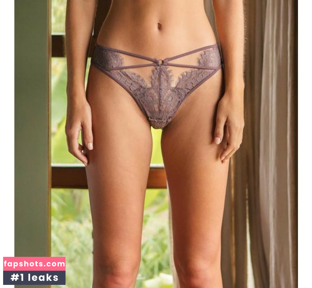 Emily Feld gallery photo #378