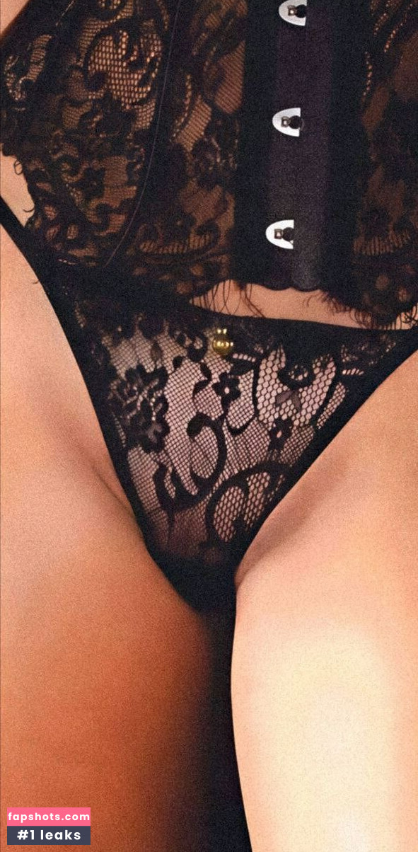 Emily Feld gallery photo #454