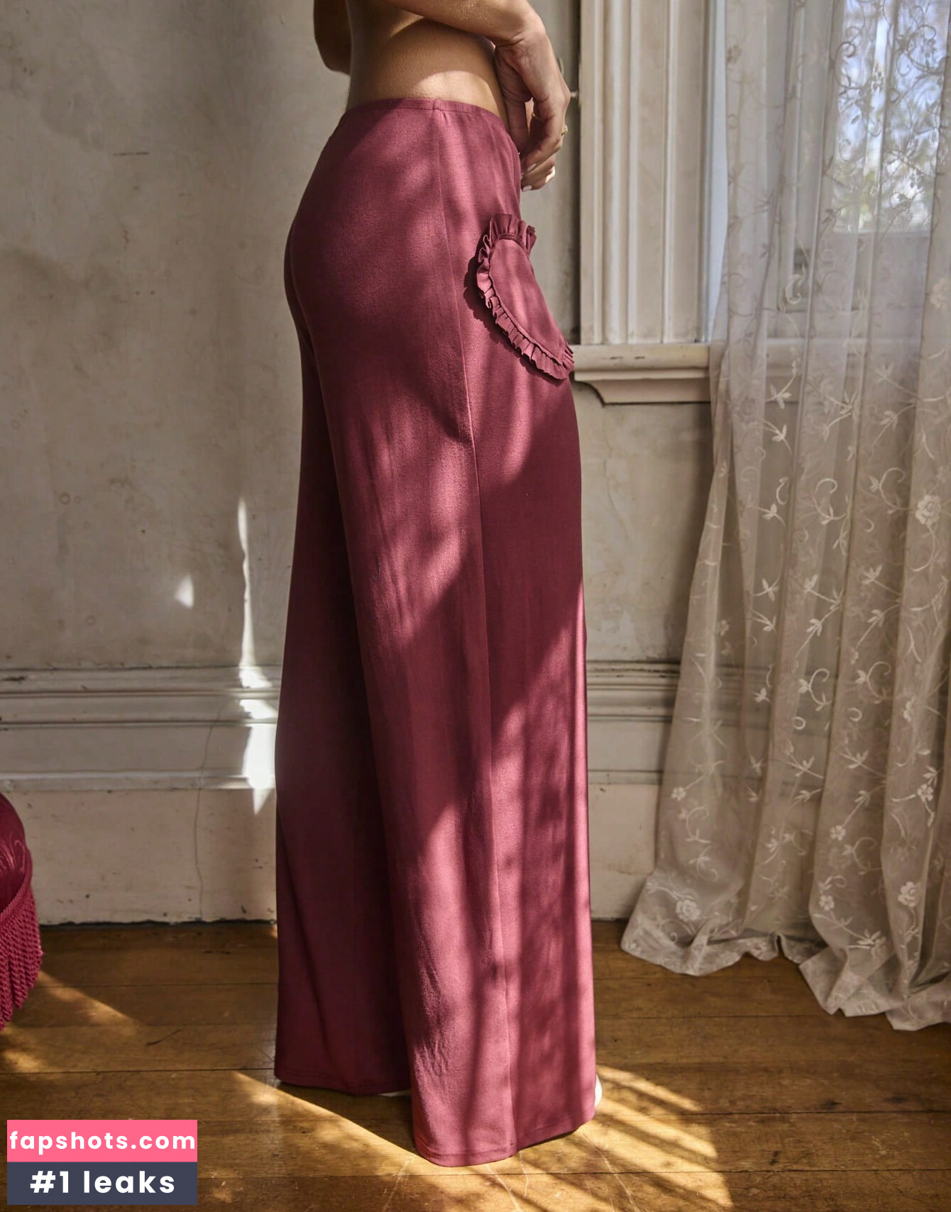 Emily Feld gallery photo #6