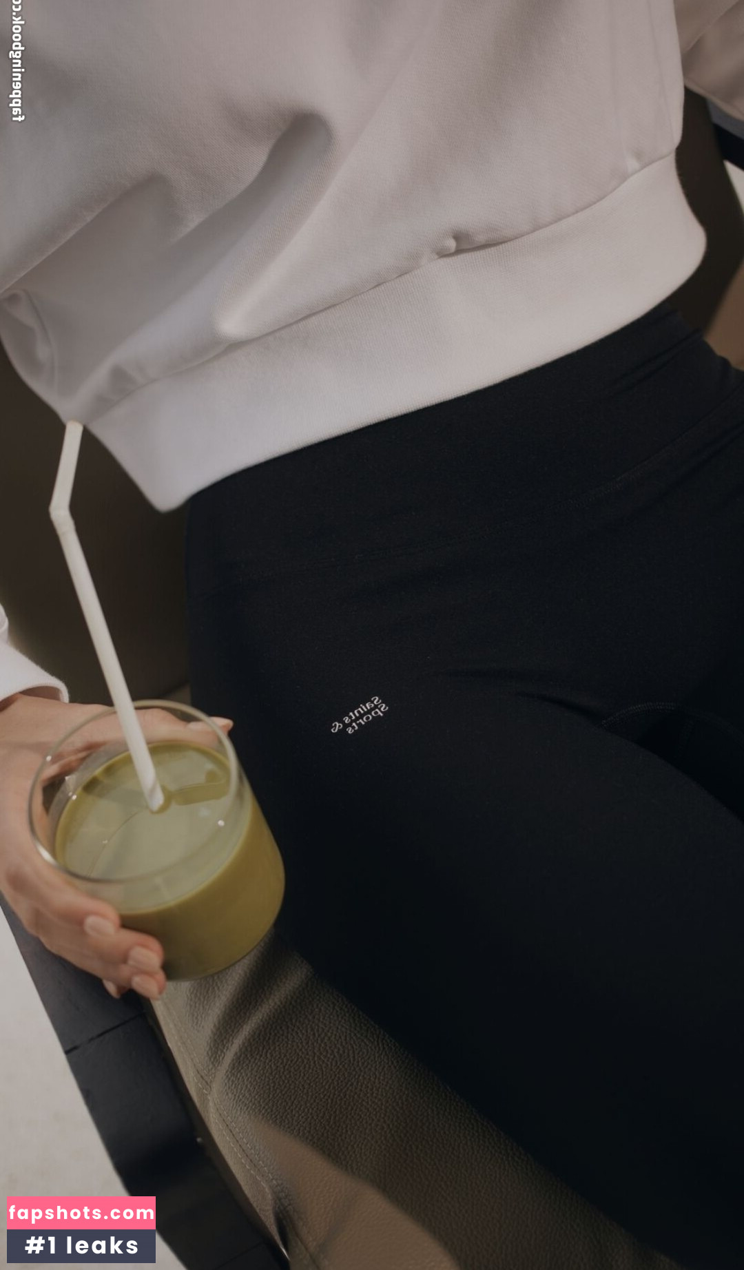 Emily Feld gallery photo #513