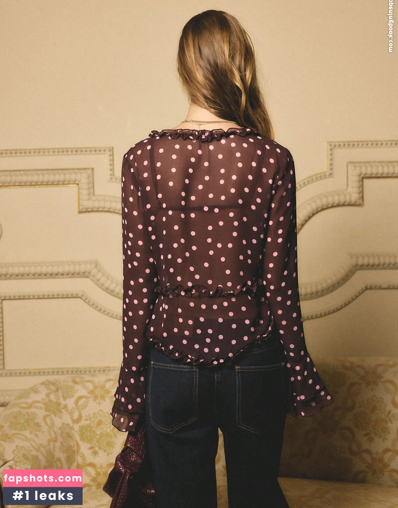 Emily Feld gallery photo #54