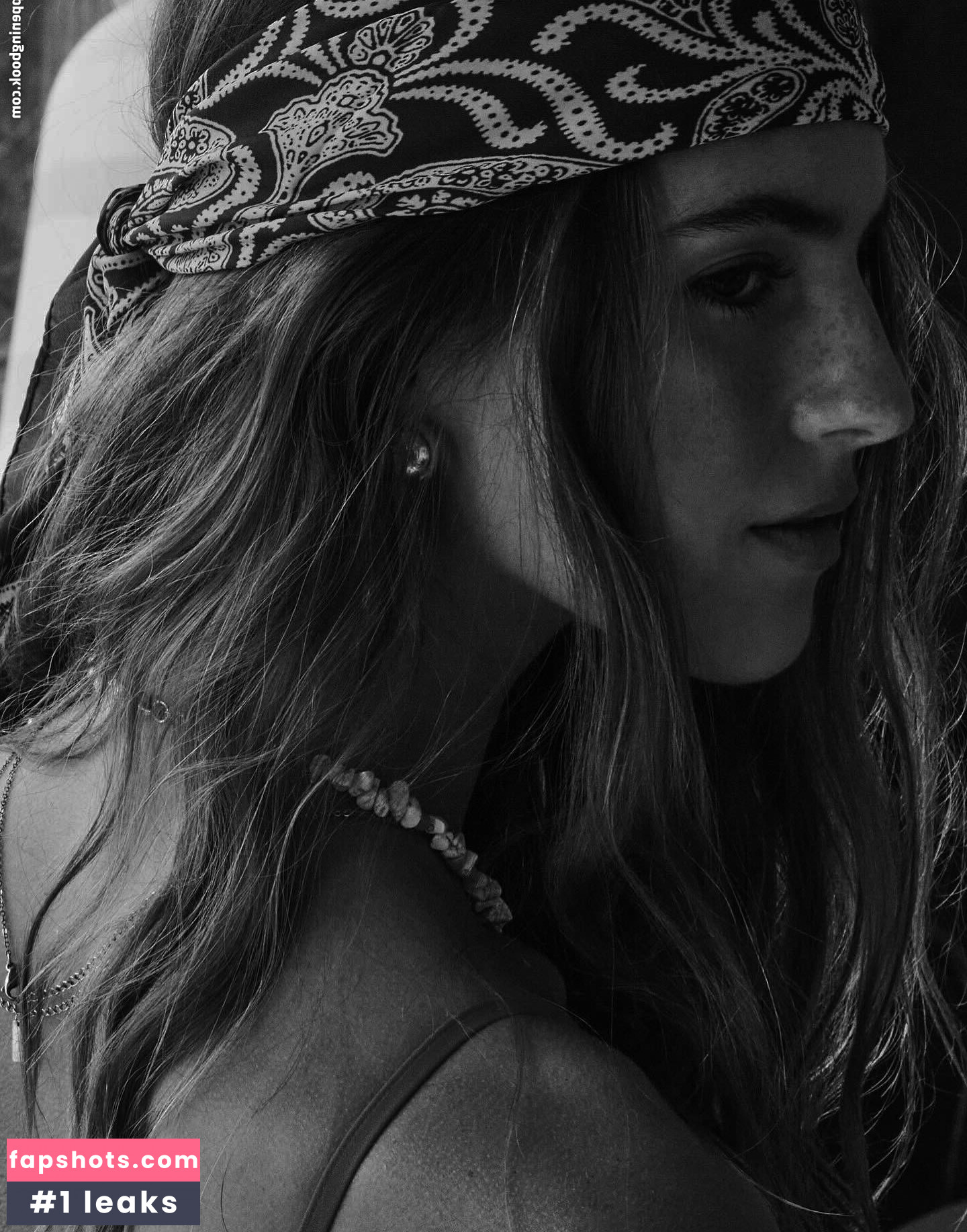 Emily Feld gallery photo #656