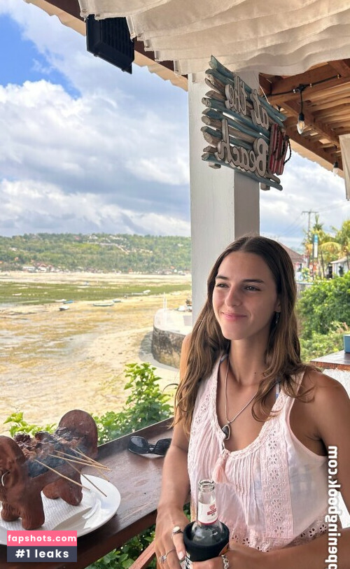 Emily Feld gallery photo #808