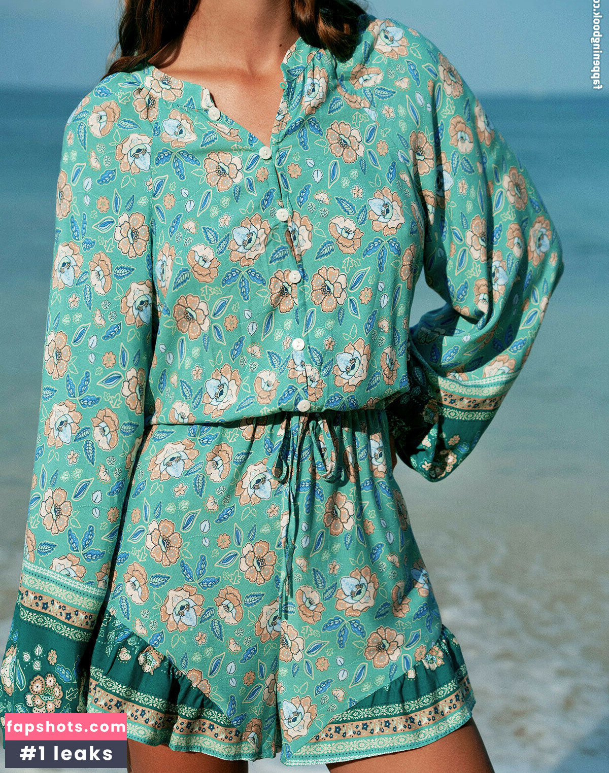 Emily Feld gallery photo #834