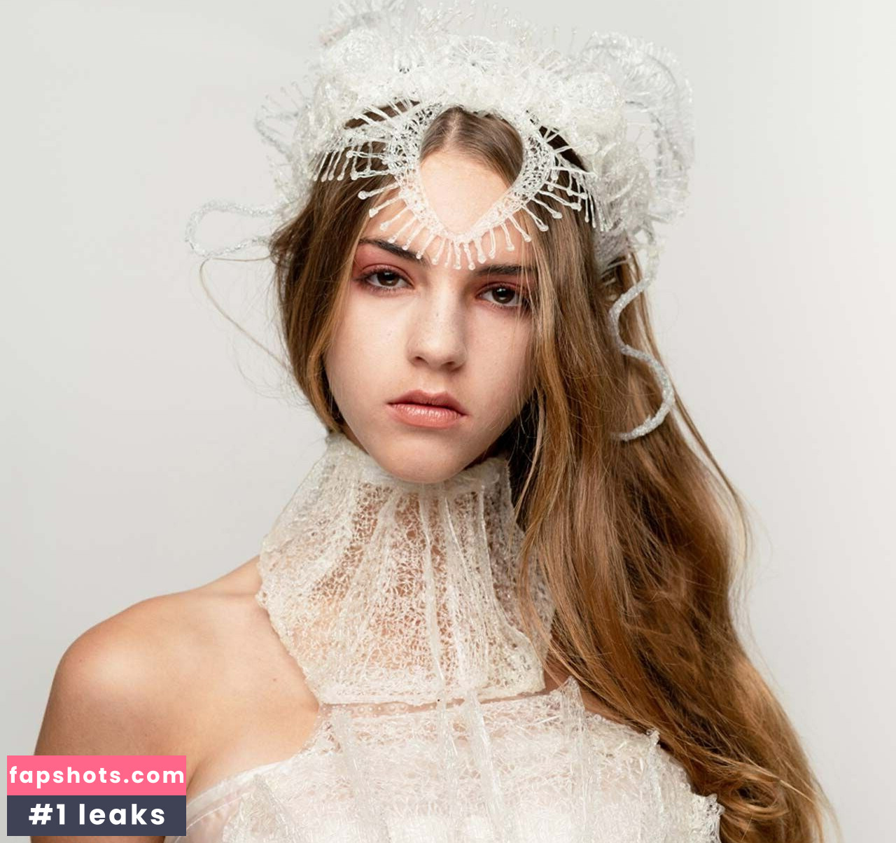 Emily Feld gallery photo #871