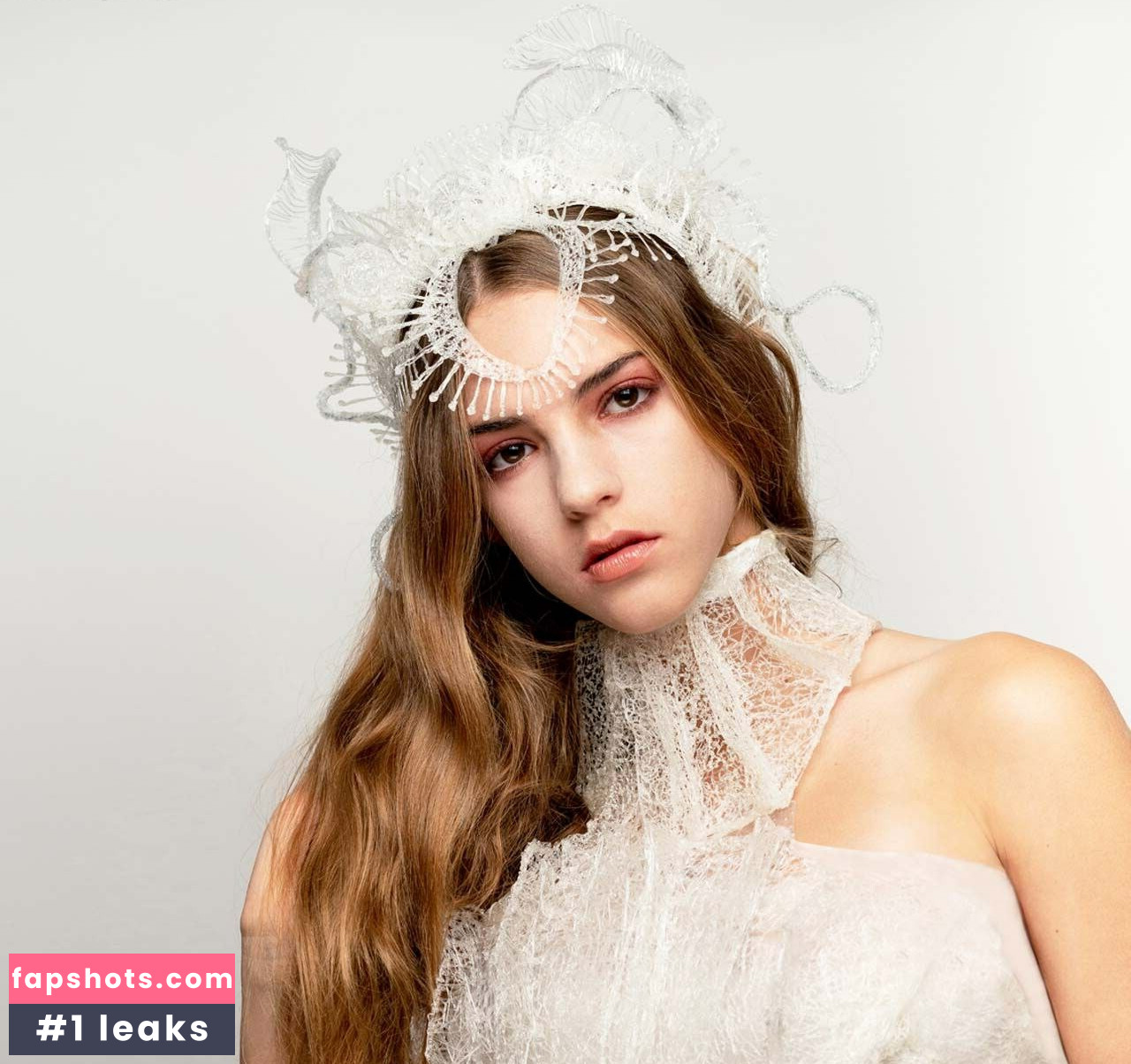 Emily Feld gallery photo #873