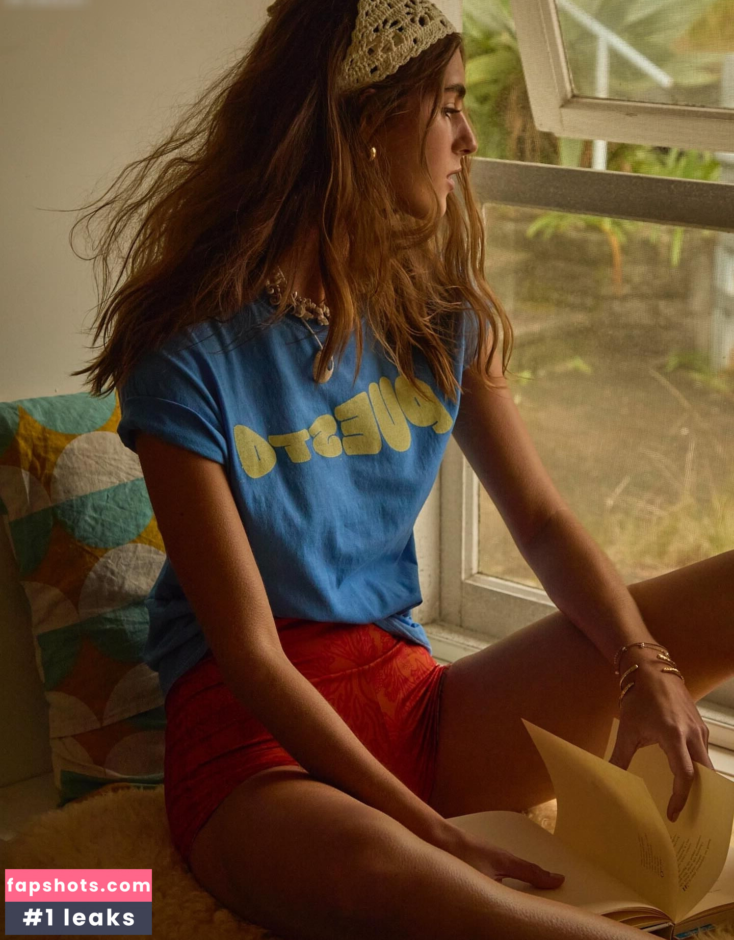 Emily Feld gallery photo #880