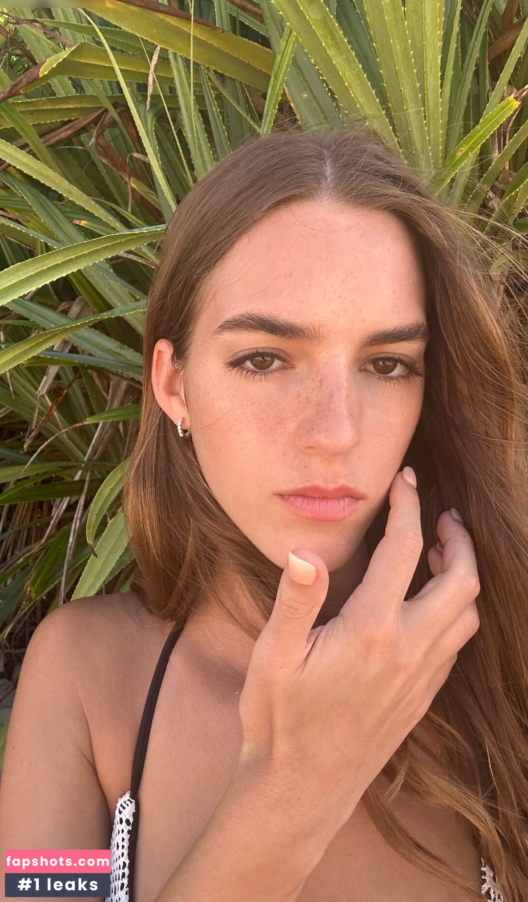 Emily Feld gallery photo #884