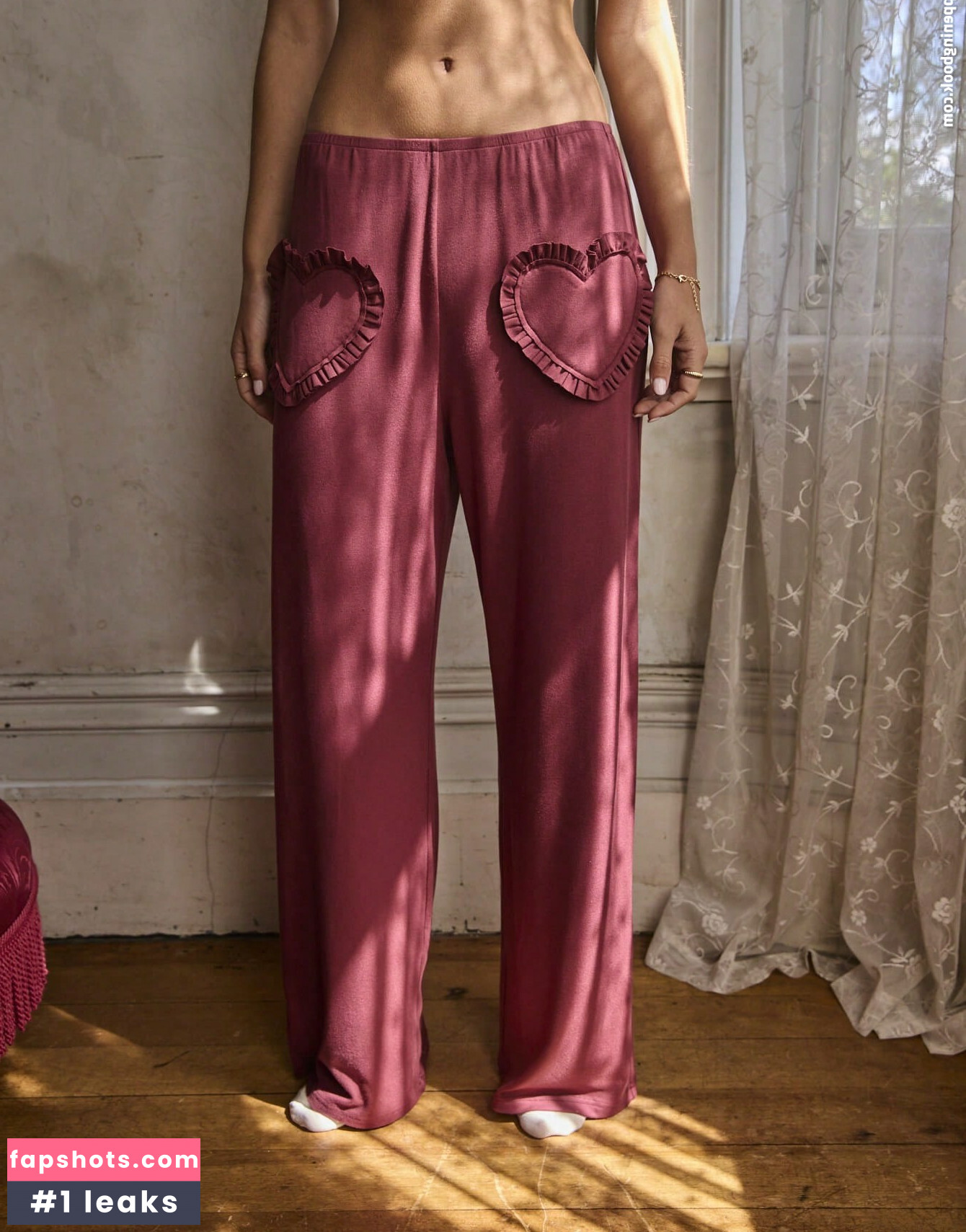 Emily Feld gallery photo #10