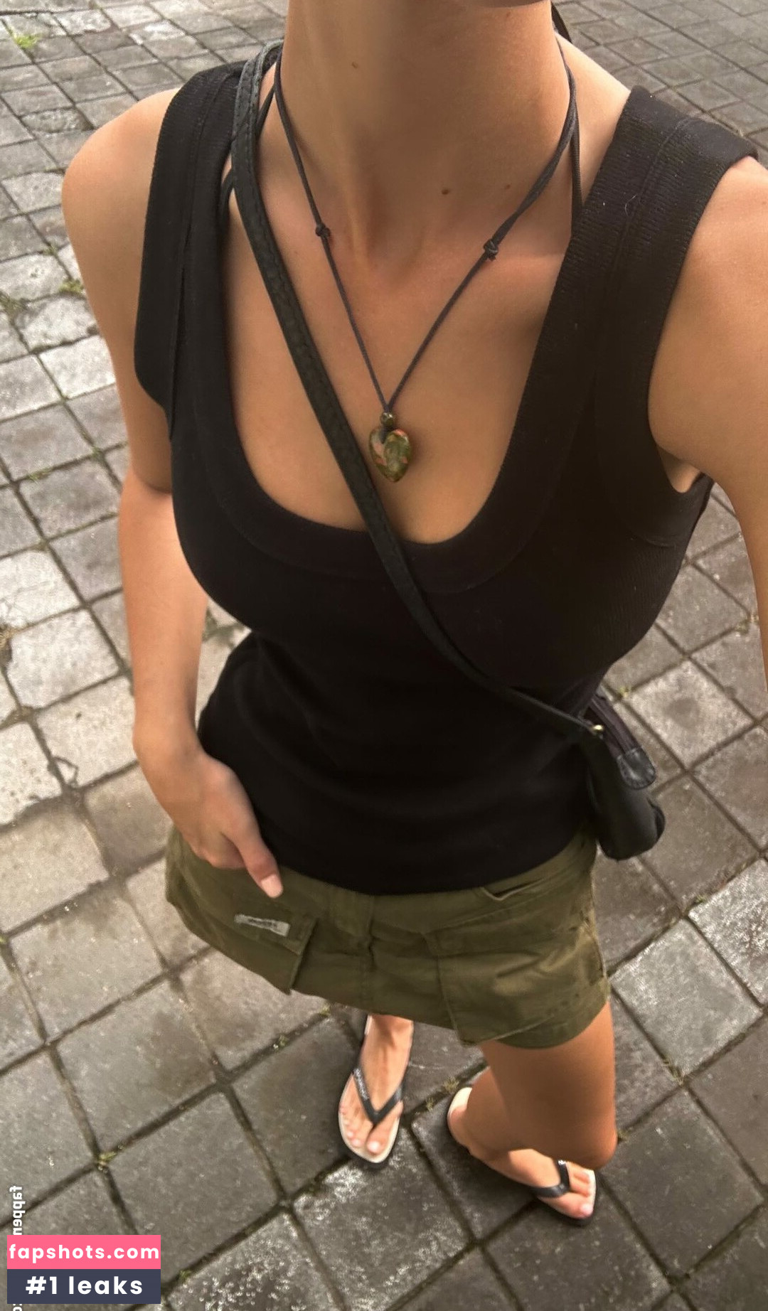 Emily Feld gallery photo #907