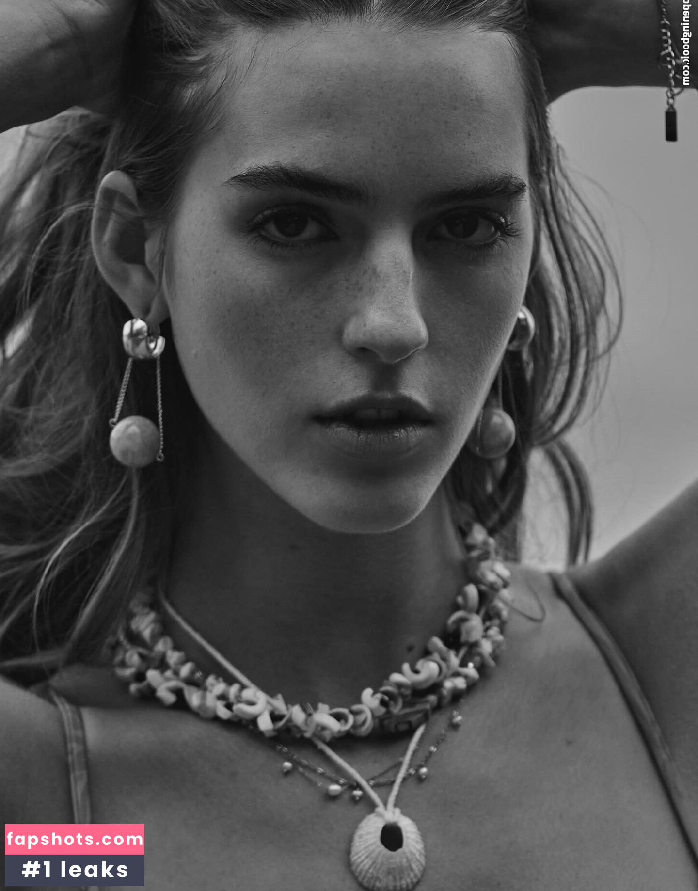 Emily Feld gallery photo #908