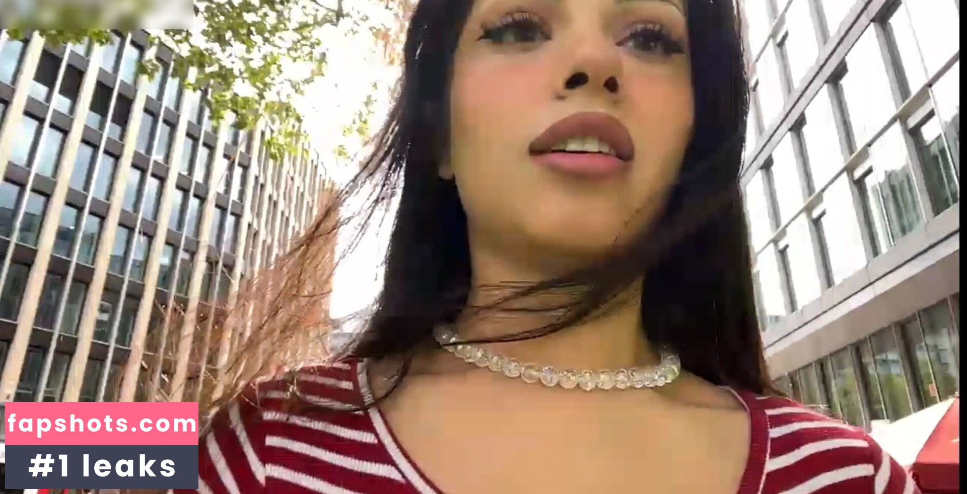 Emily Furz gallery photo #4