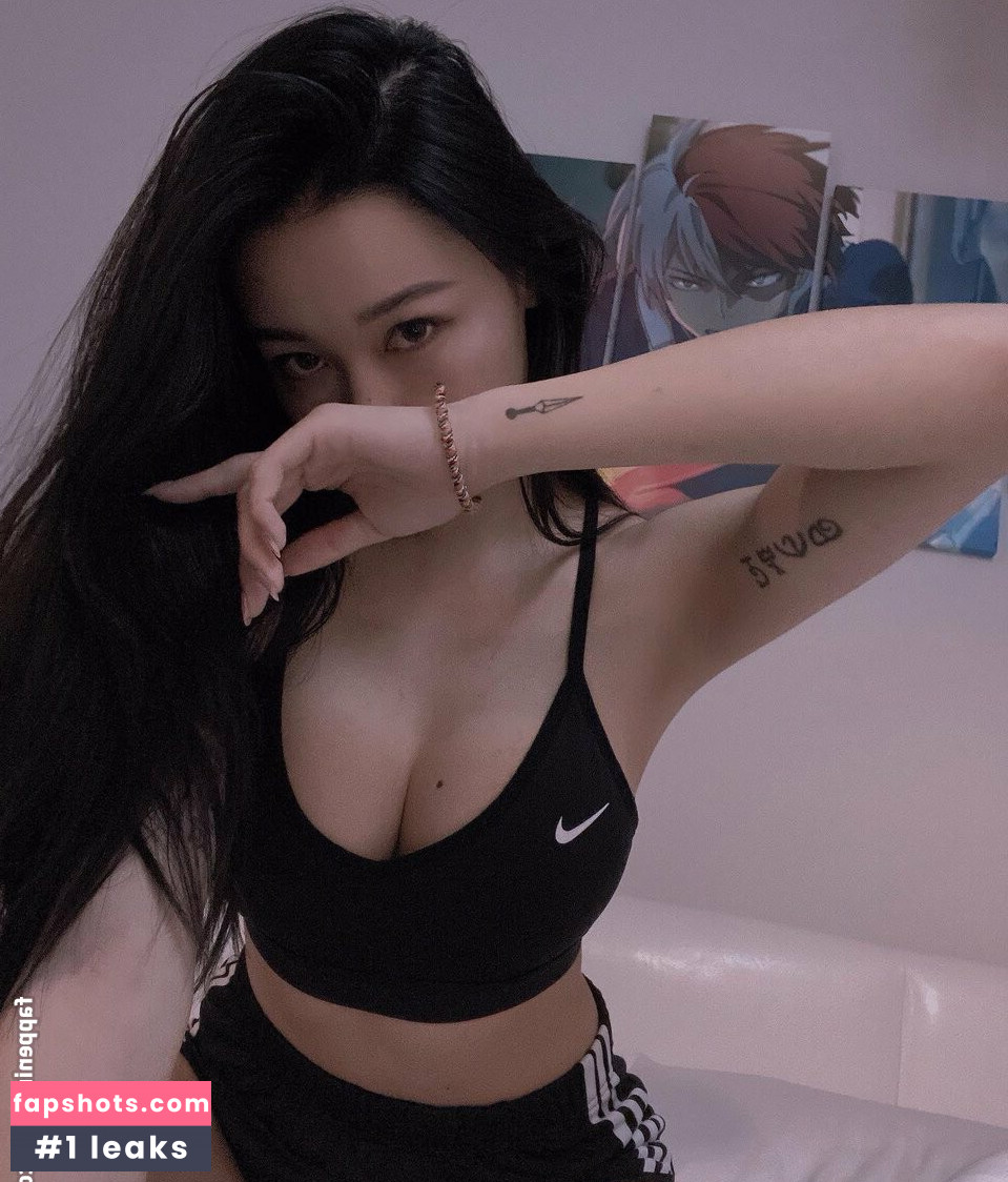 Emily Ghoul gallery photo #9