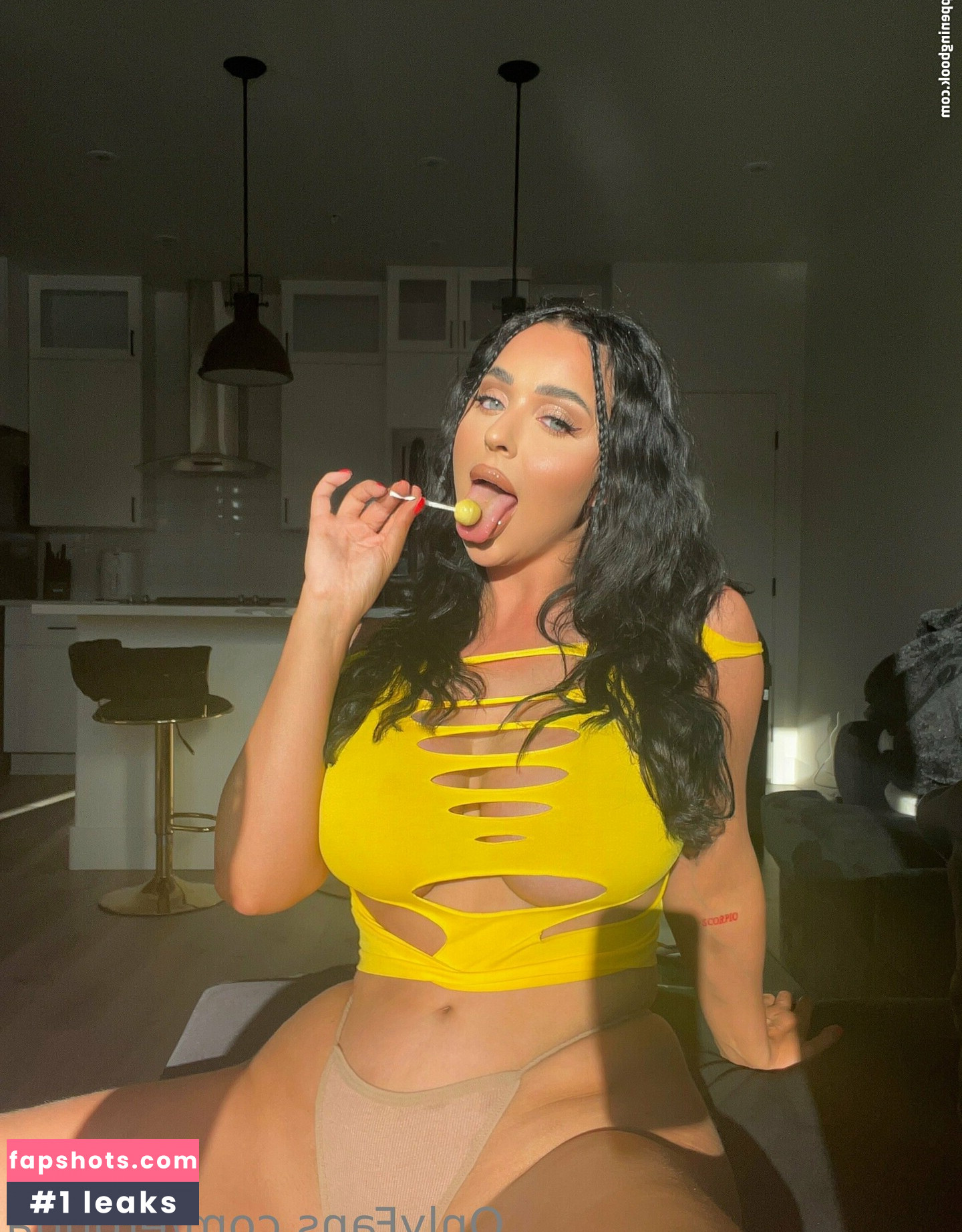 Emily Green gallery photo #4