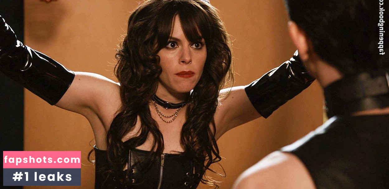 Emily Hampshire gallery photo #15