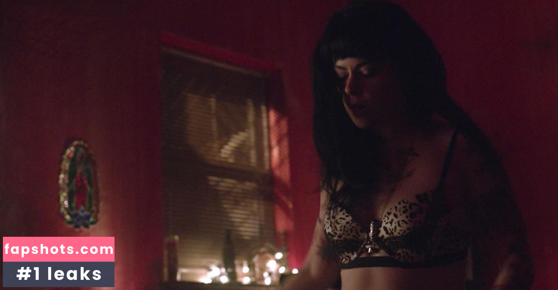 Emily Hampshire gallery photo #17