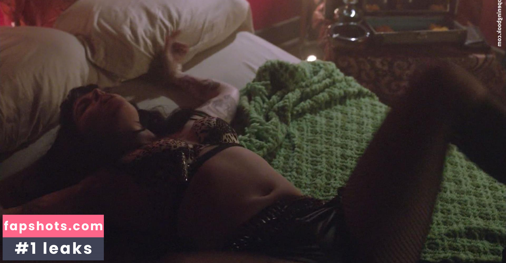 Emily Hampshire gallery photo #20