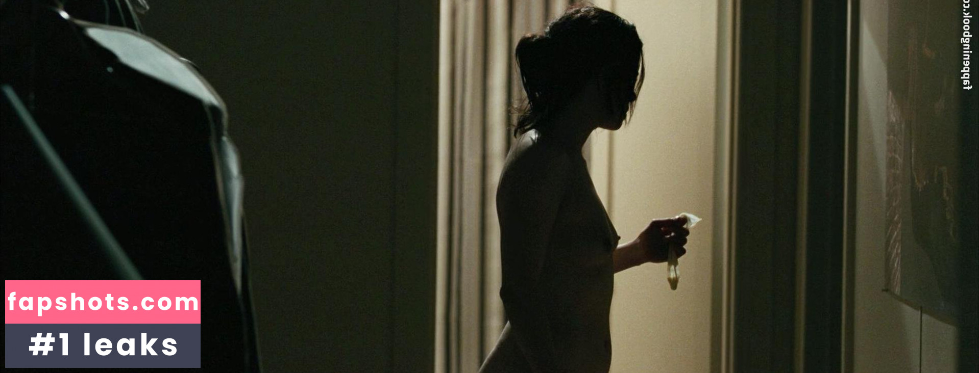 Emily Hampshire gallery photo #26