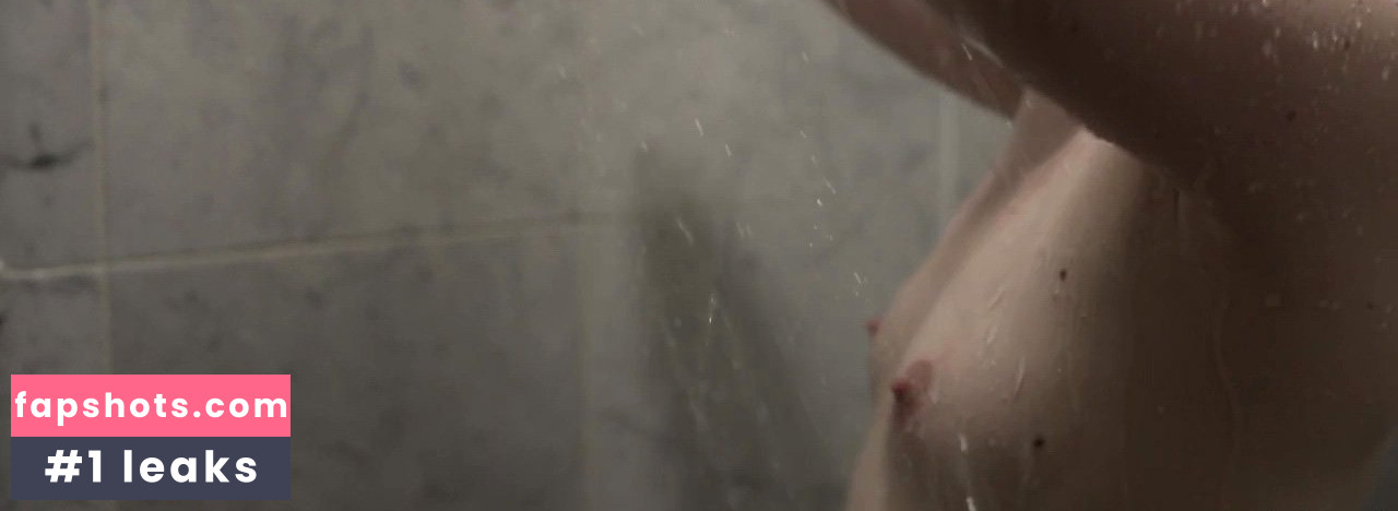 Emily Hampshire gallery photo #4