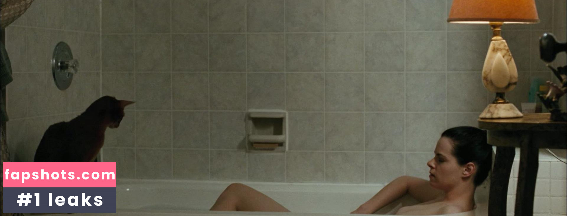 Emily Hampshire gallery photo #36